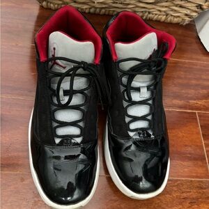 Jordan Max Aura size 10 men’s